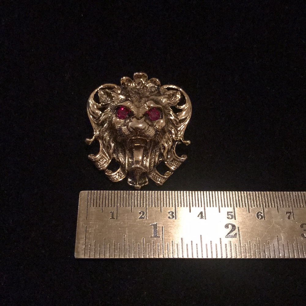 Unique Vintage Lion Brooch with Red Crystal Eyes/ mouth open - Picture 7 of 7